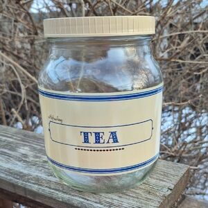 Vintage Glass Tea Jar / Canister With Plastic Lid